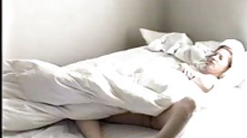 他妈的和他朋友的妈妈在一起 看色情片视频的丝袜
