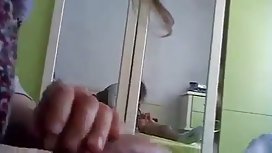 金发女郎并没有停止卡明 色情郁郁葱葱