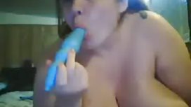 她淋浴时她抽搐了 色情的接触