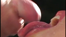 保持那些宝藏的山雀 色情的印度女孩